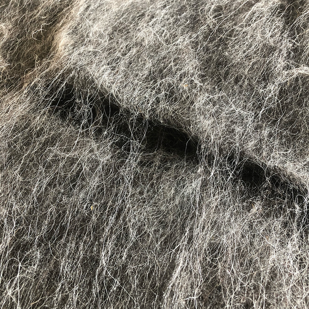 nappe cardée, laine grise, fibres