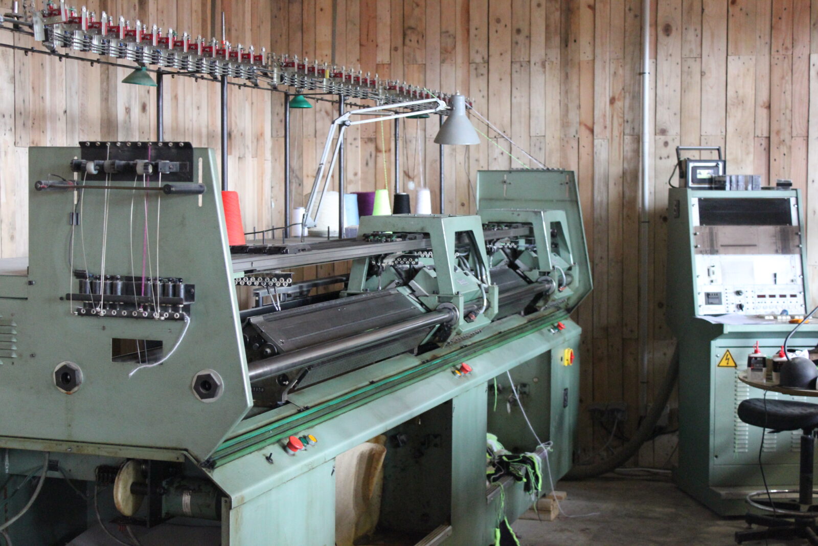atelier machine à tricoter industrielle